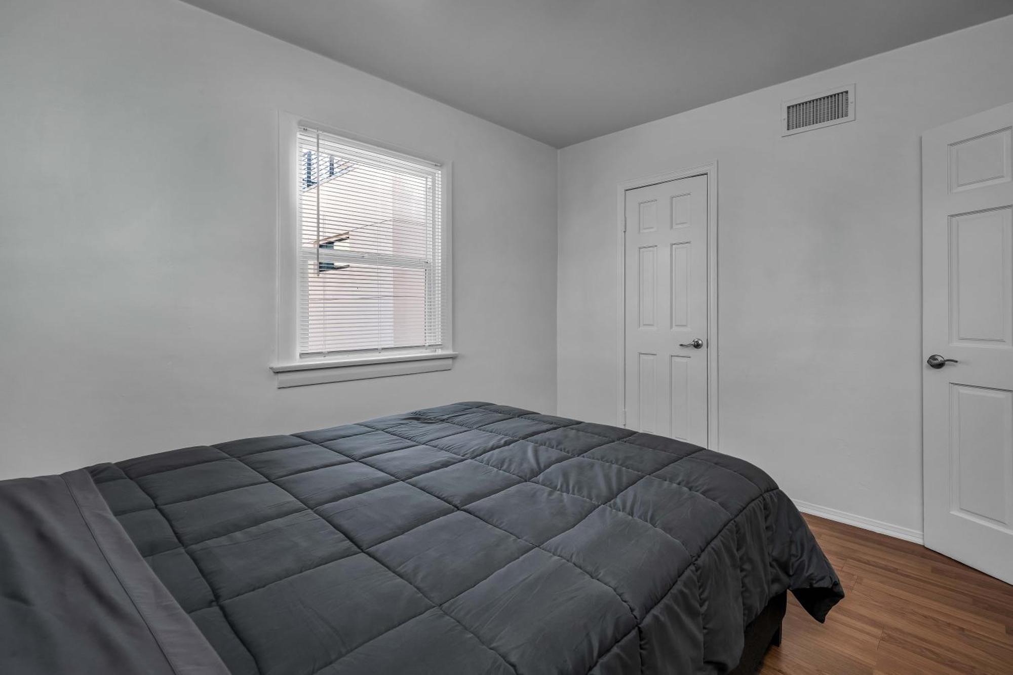 Modern Large 2 Level 2-bedroom 2-bathroom By West Hollywood Apartamento